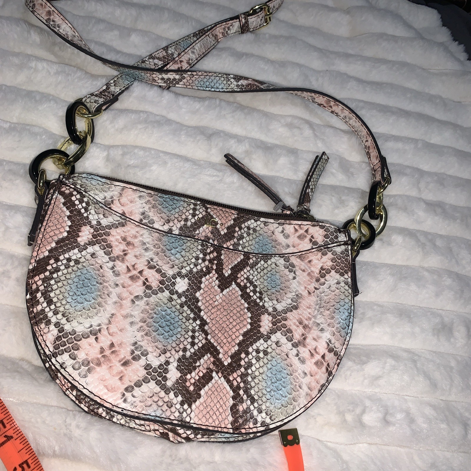 Liz Claiborne Crossbody Bag in with Snake effect Design