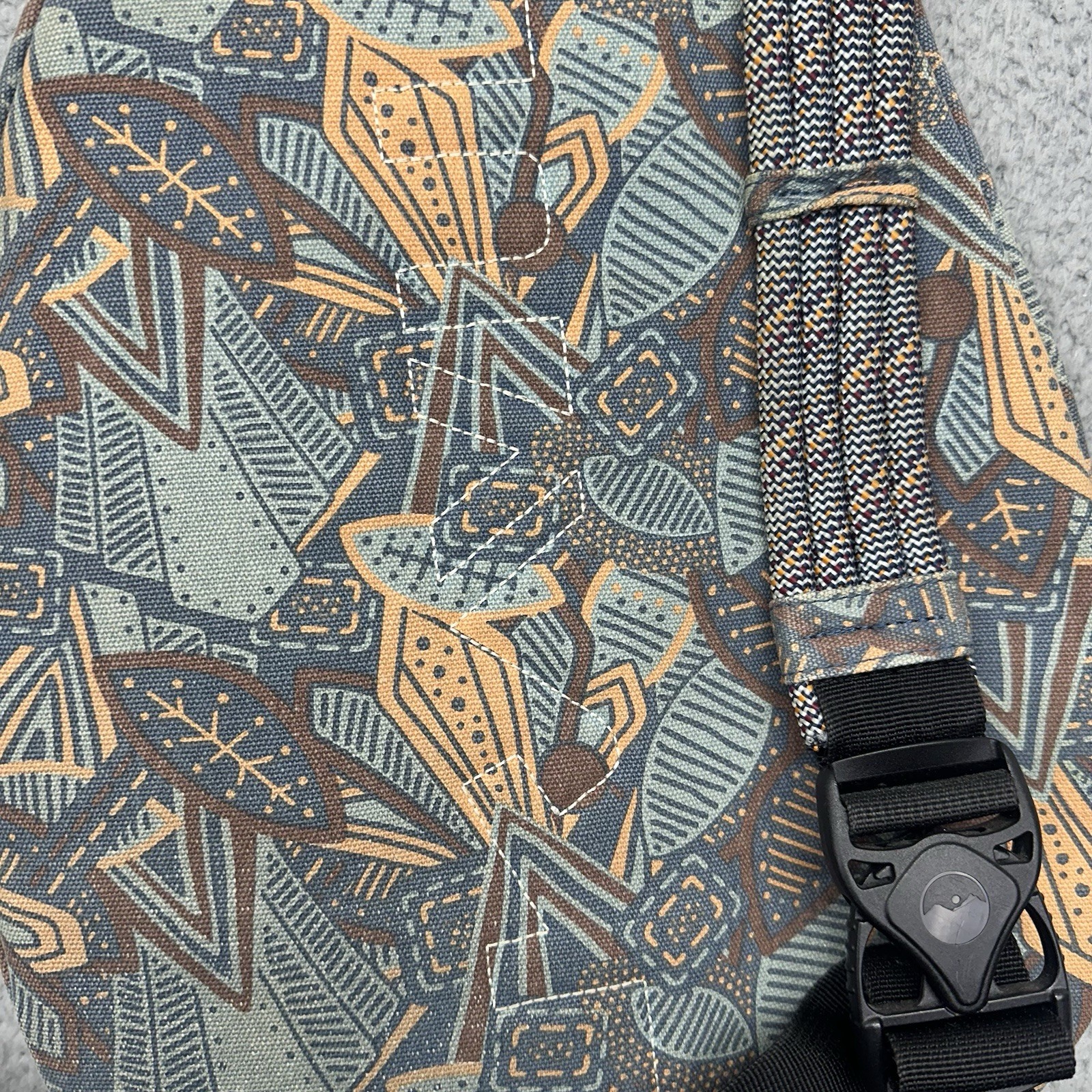 KAVU Rope Crossbody Sack Large Jumble Leaf Print Blue/Peach/Brown Sling Bag