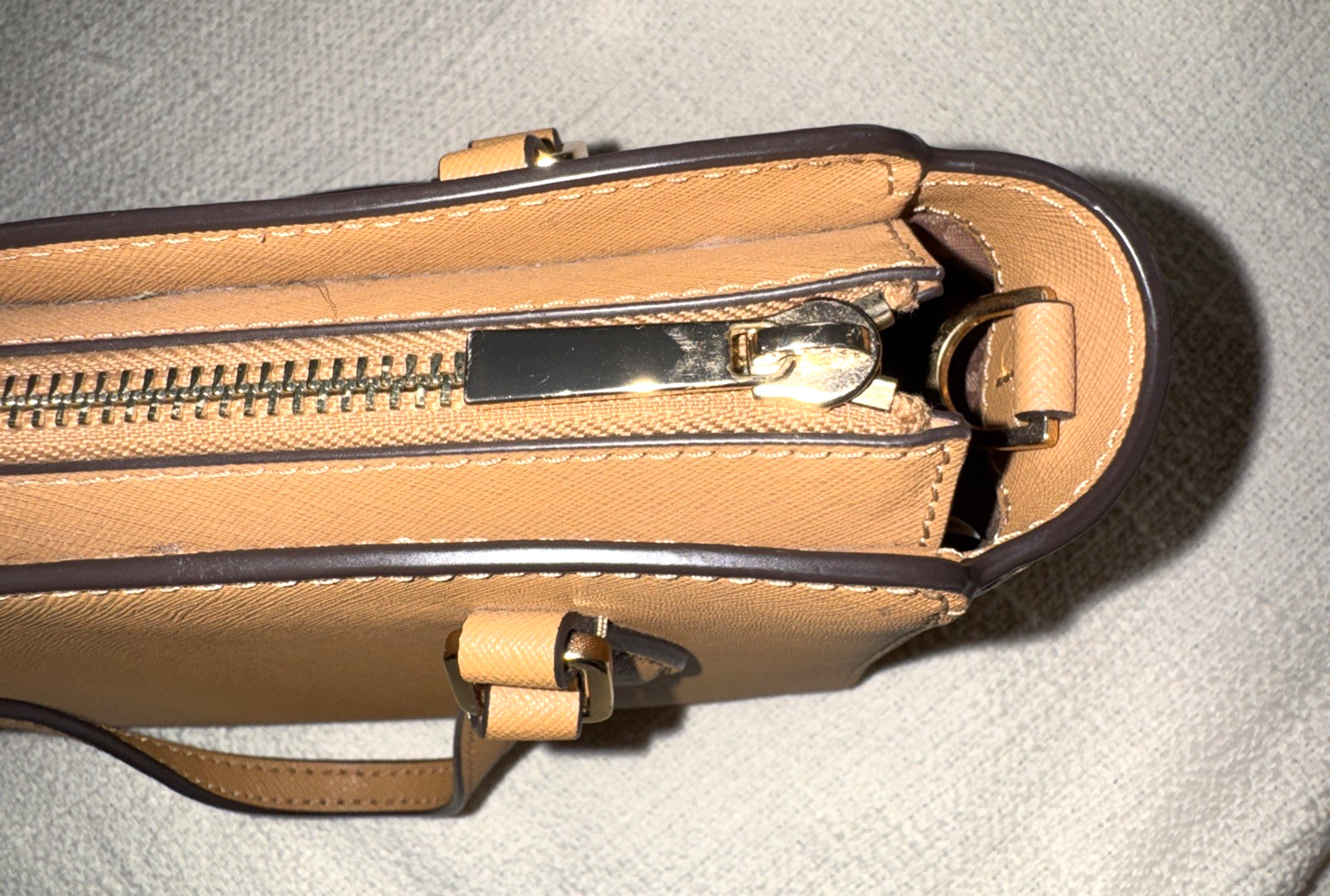 Tory Burch Emerson Small Top Zip Crossbody Saffiano Leather Camel Gold EUC