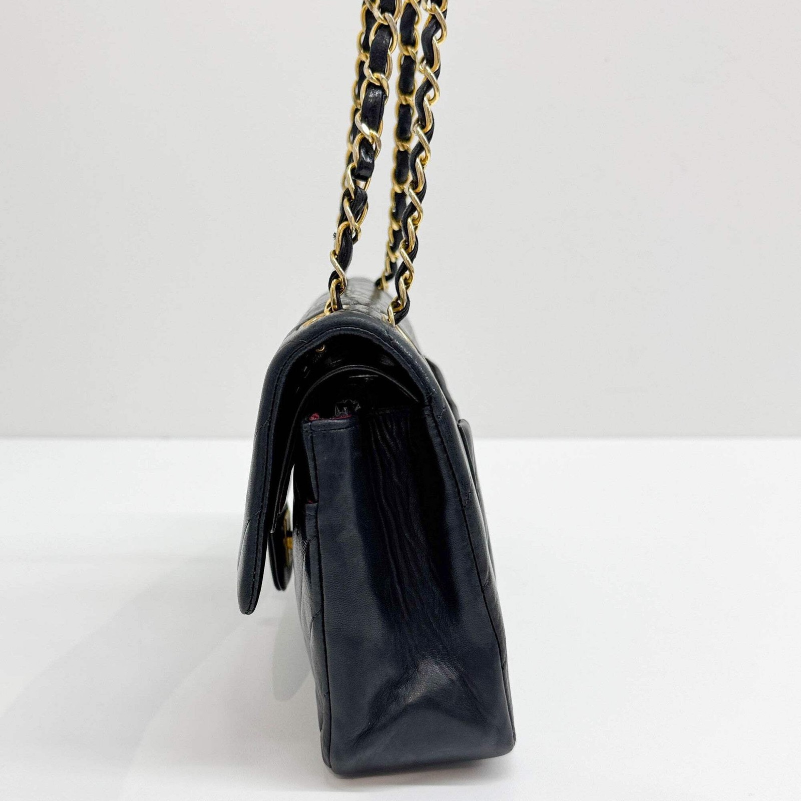 CHANEL Classic Double Flap 1991-1994 Chevron Black Leather Shoulder Bag