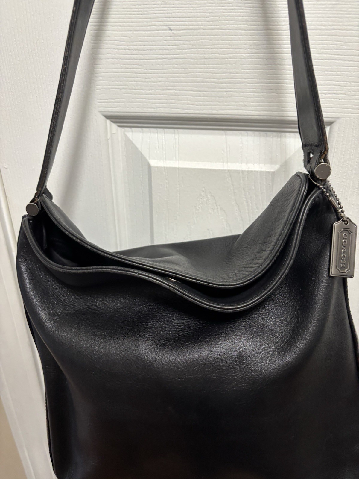 Coach VINTAGE F0D-9180 Whitney MADE IN USA Black Glove Tanned Leather Hobo EUC