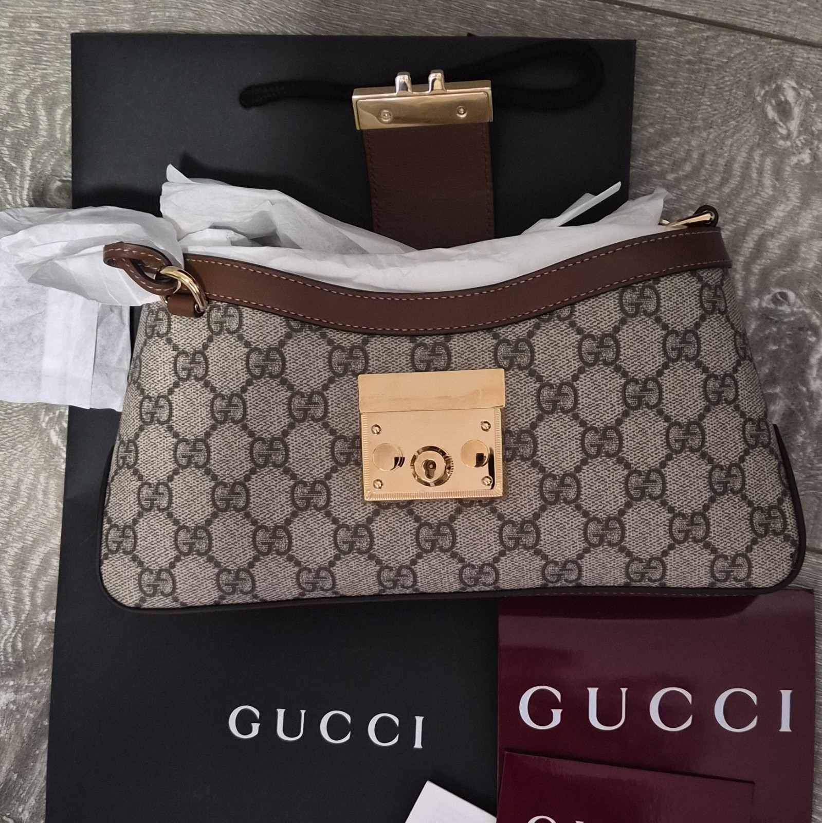 Gucci GG Padlock Small Shoulder Bag Beige/Brown Gold Hardware Chain Strap Key