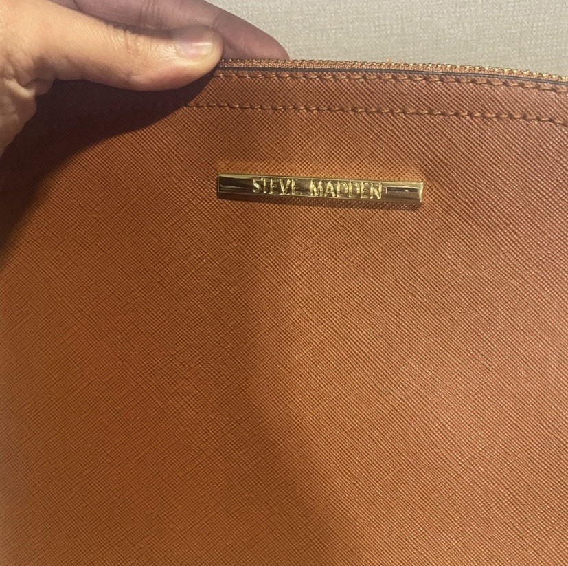 This Steve Madden wallet is new, it just doesn’t have the tag
