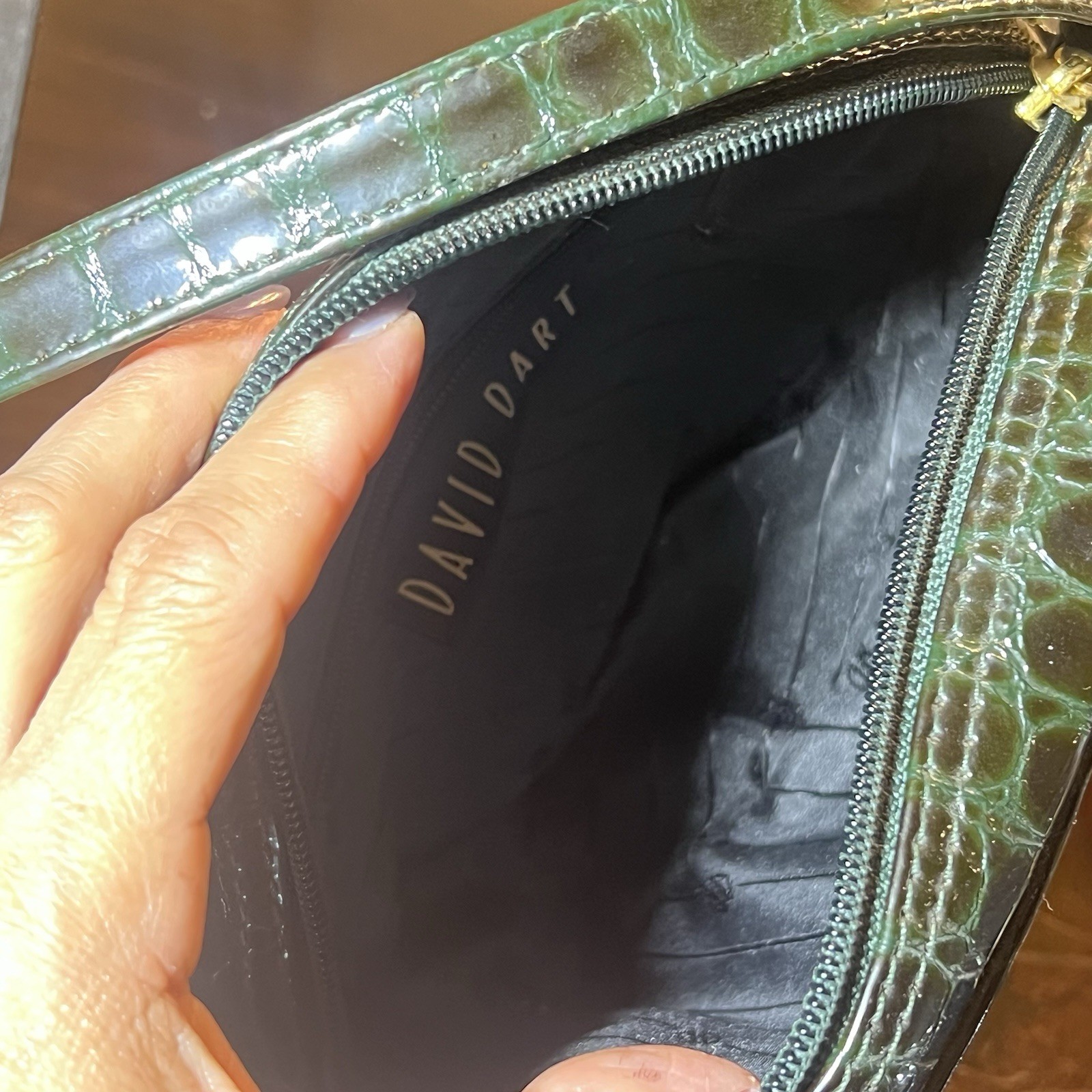 David Dart Green Embossed Patent Leather Croc Pattern Purse Crossbody Handbag