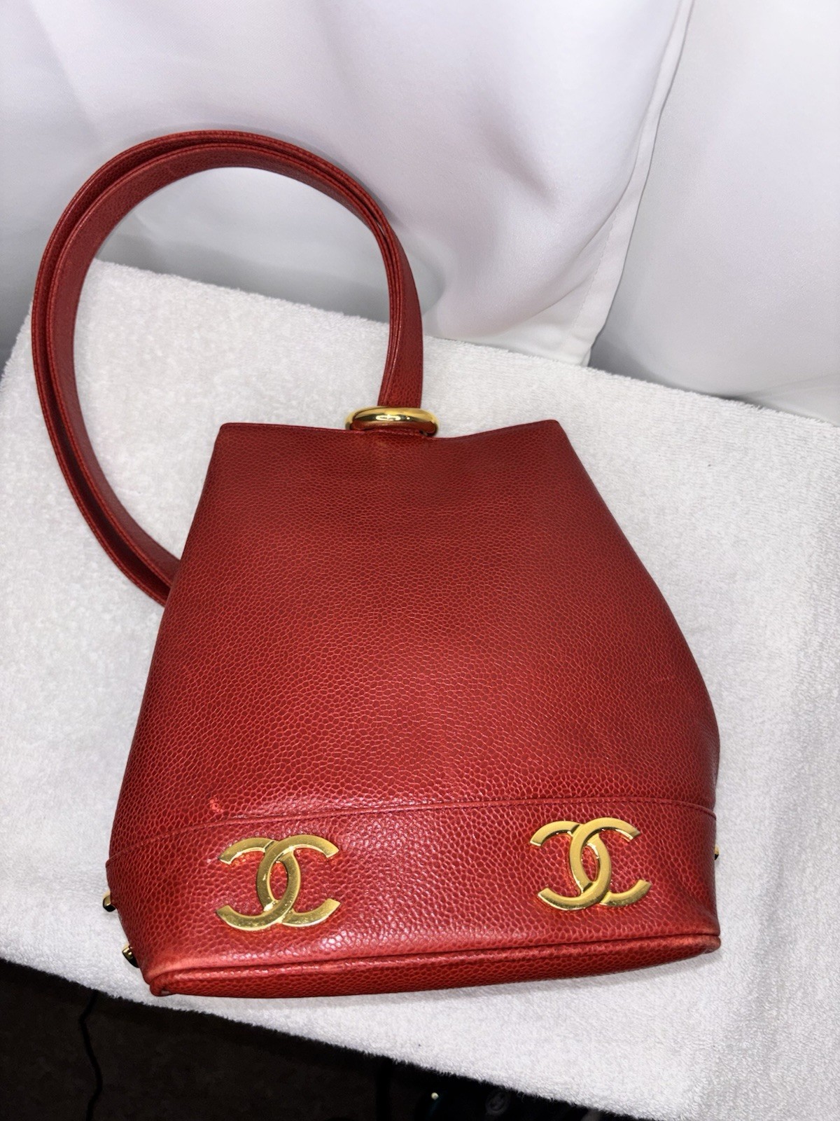 Vintage Chanel Red Caviar Leather CC Logo Shoulder Bag Gold Hardware
