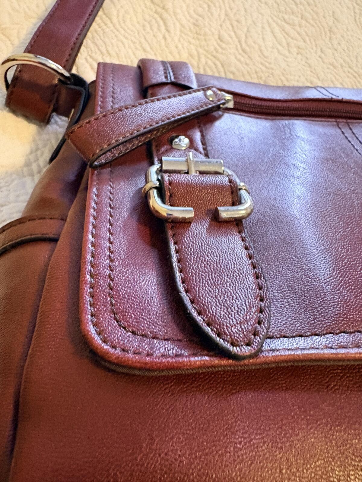 Relic Burgundy Faux Leather Crossbody Shoulder Bag