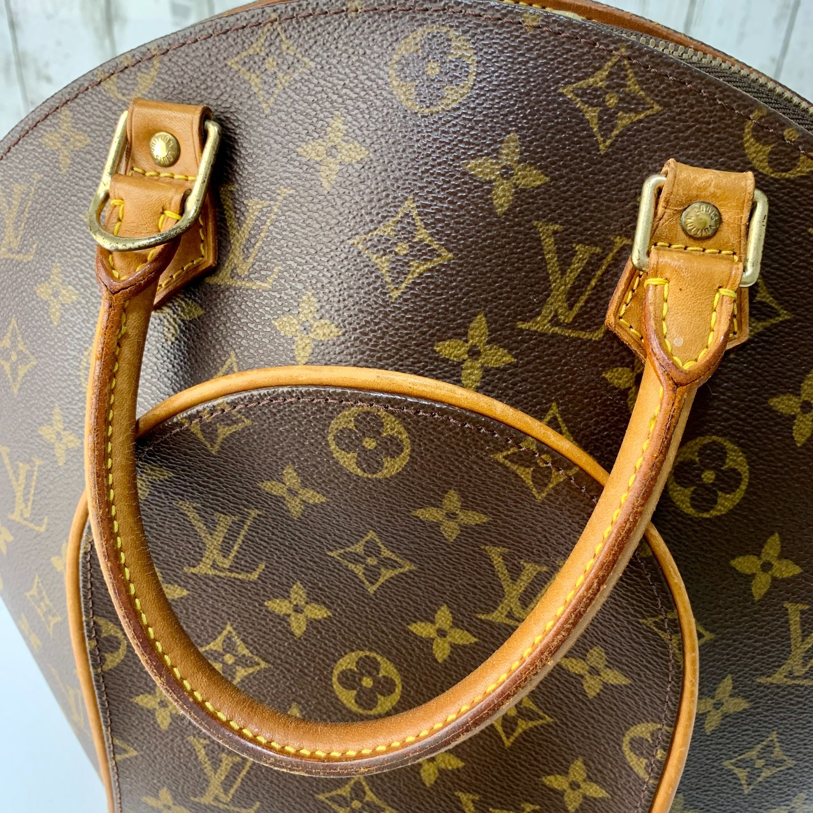 LOUIS VUITTON Ellipse MM Monogram Leather Handbag M51126 Authentic【Condition:A】