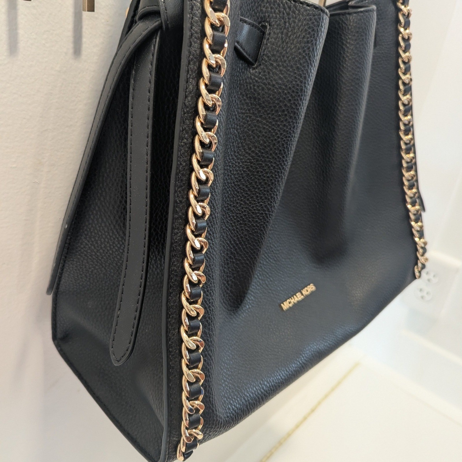 Michael Kors Mina Black Leather Chain Shoulder Bag Satchel Structured Classic