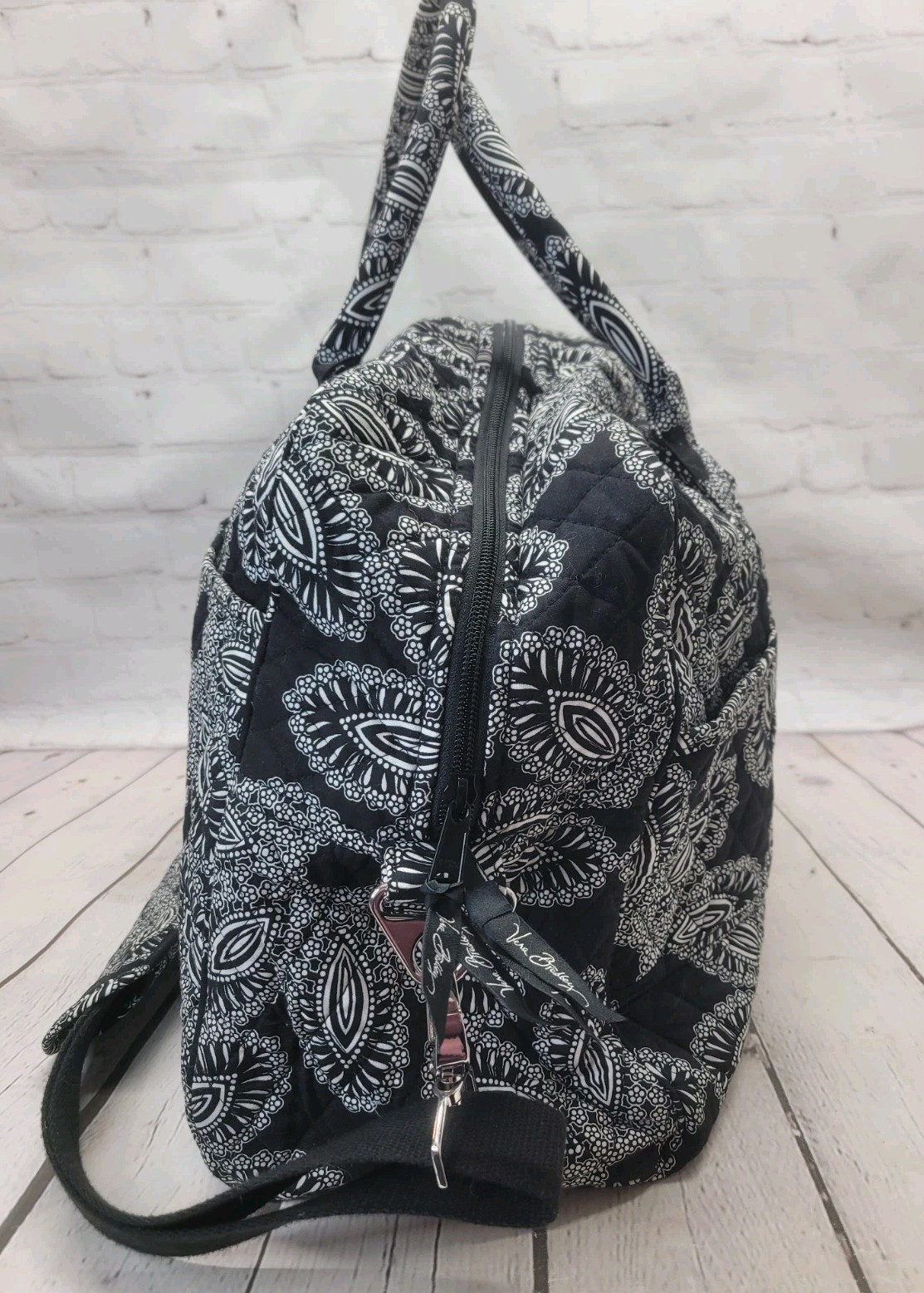 Vera Bradley Weekender Duffel Bag – Blanco Bouquet Floral Black & White