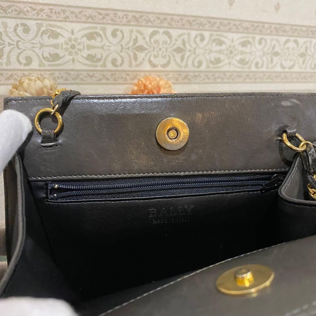 Bally Gray Quilted Leather Chain Crossbody Shoulder Bag Vintage Authenticated