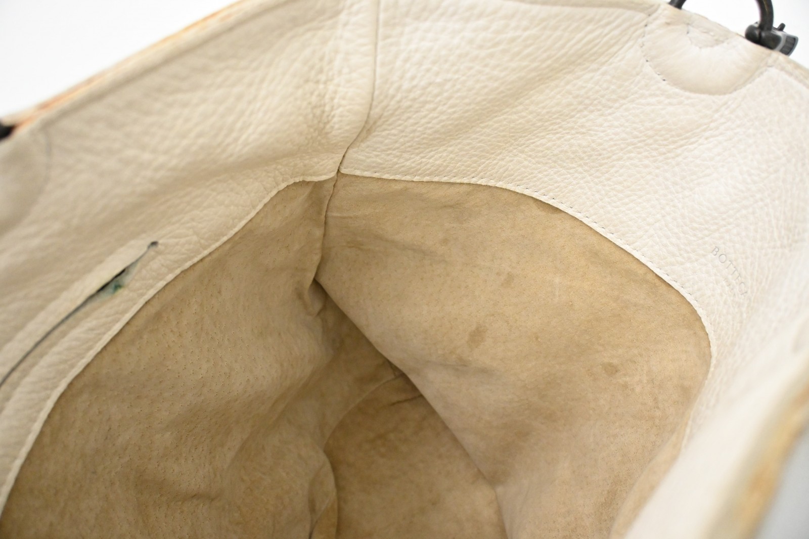 Authentic BOTTEGA VENETA INTRECCIATO tote bag in off-white leather