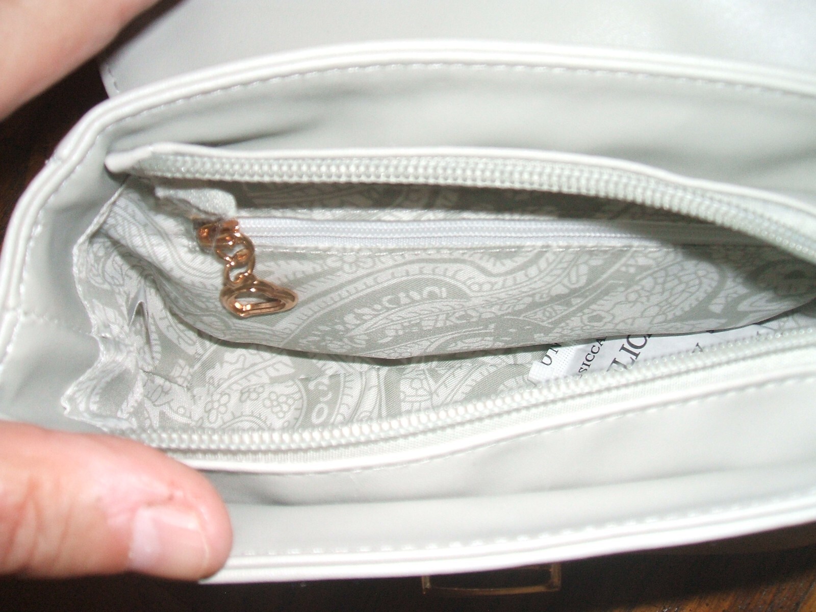 Women’s Bella Russo Medium purse/Handbag – light gray Brand new with tags