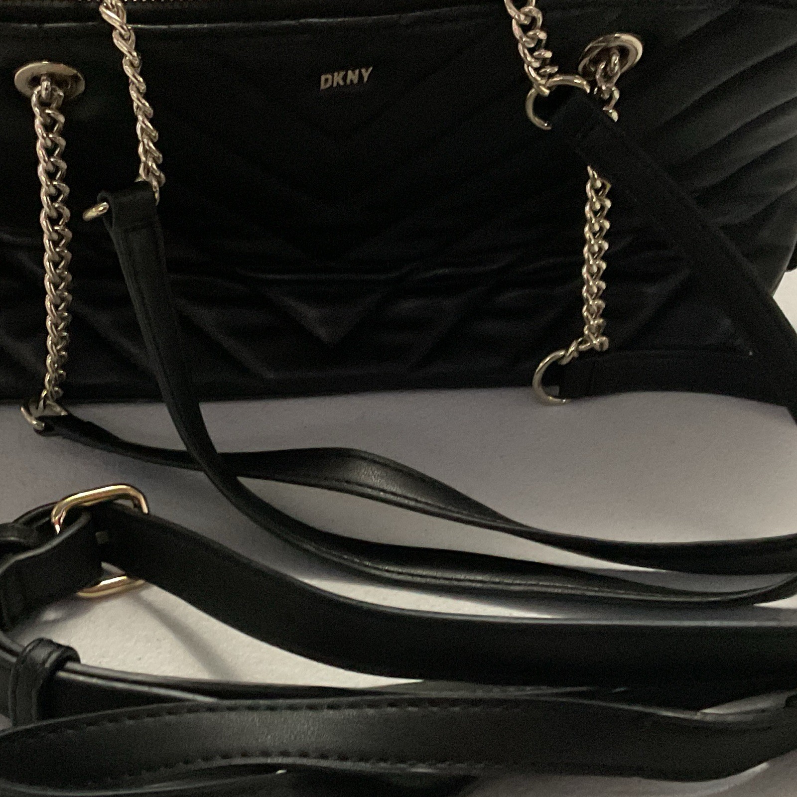 DKNY Women’s Black Quilted Shoulder Bag, Gold Chain Strap, Zip, Pockets