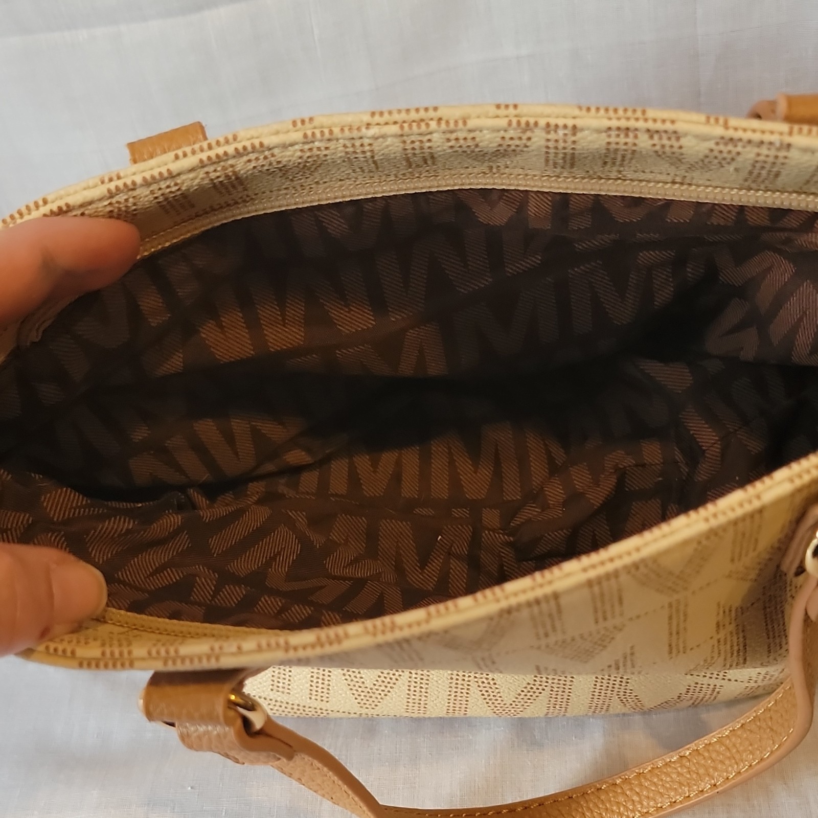 MKF Collection Lady II Signature Beige Tote Bag “M” Logo Pattern Pre-owned