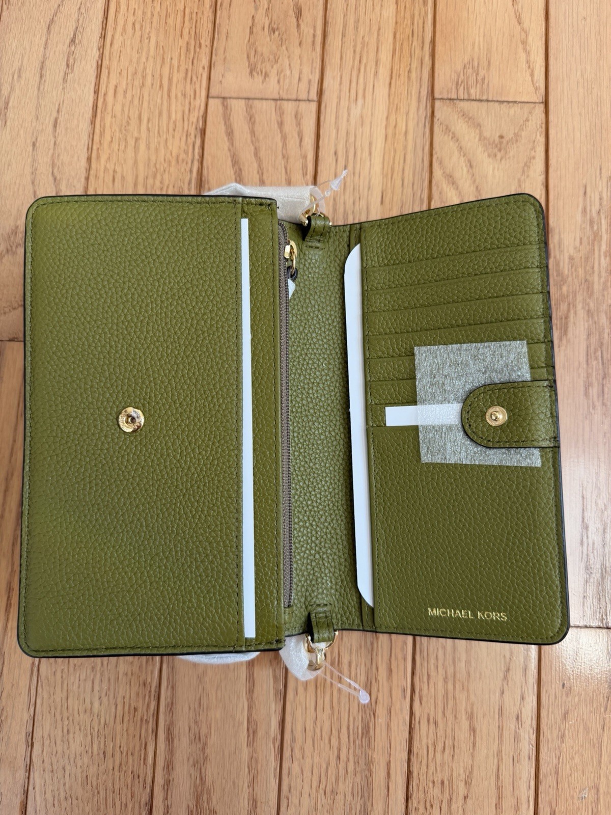 Brand New Michael Kors MOTT Pebble Leather Crossbody Wallet In Pistachio **NWT**