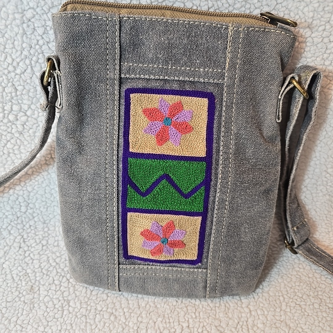 Vintage Addiction Purse/Bag Crossbody Recycle Canvas Embroidered Flower Boho