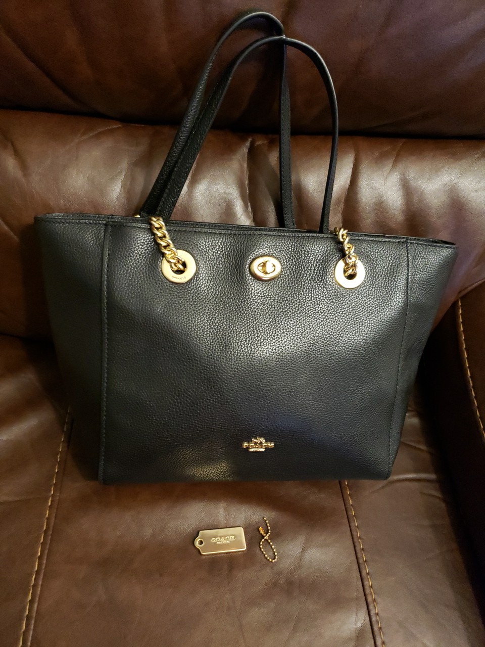 New Coach Turnlock Black Pebble Leather Gold Chain Tote Bag 57107 NWOT