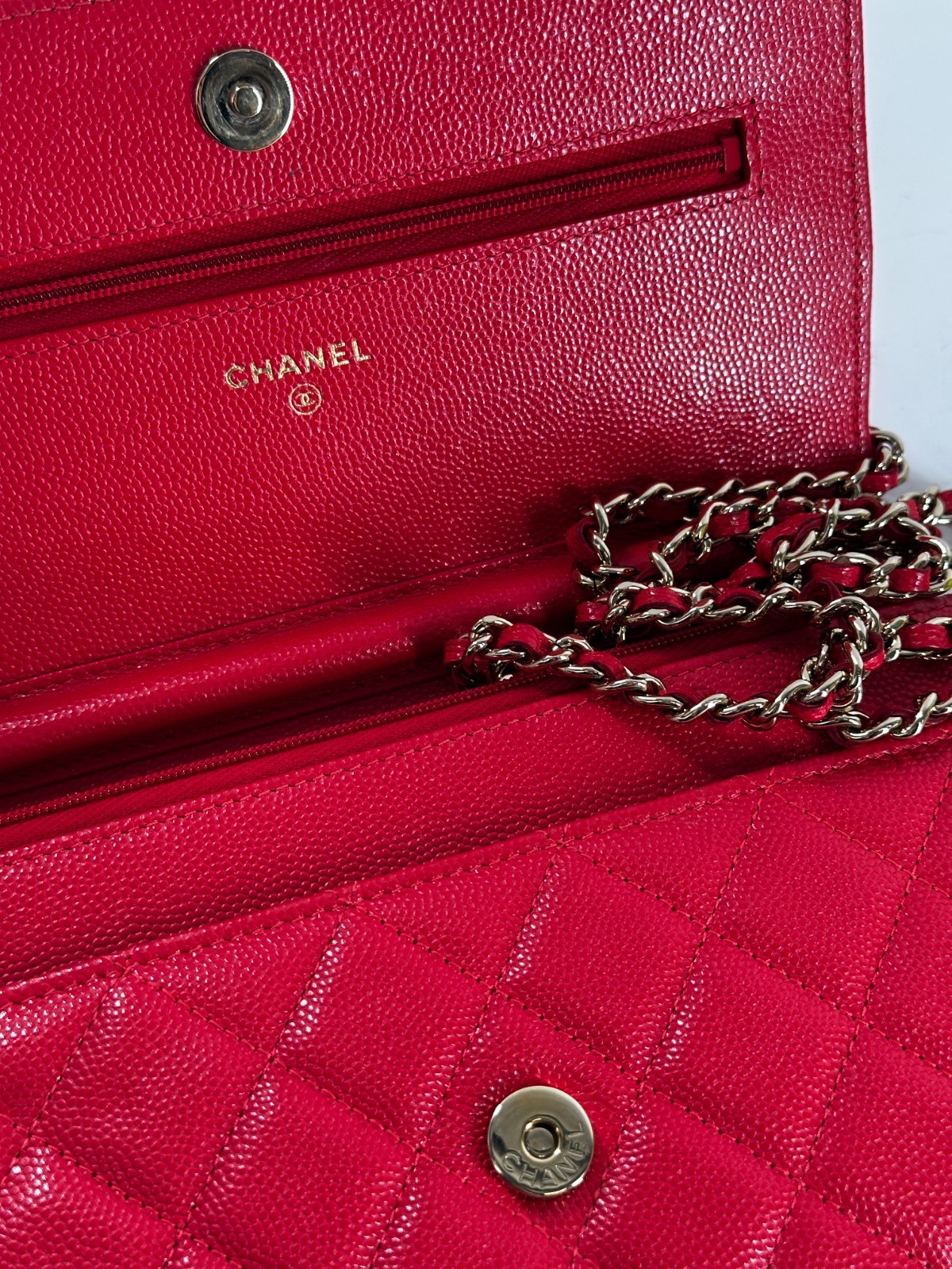 CHANEL WOC Wallet On Chain Caviar Red