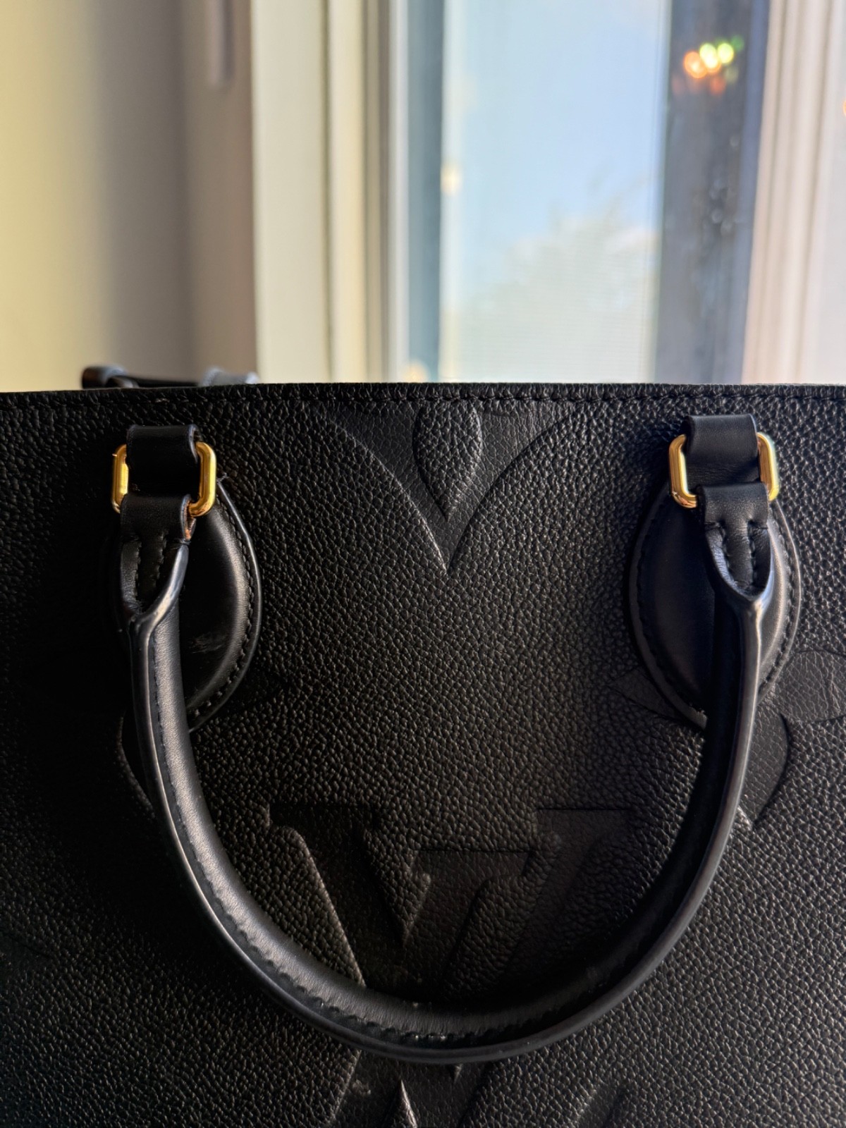 Louis Vuitton OnTheGo Tote Monogram Empreinte MM