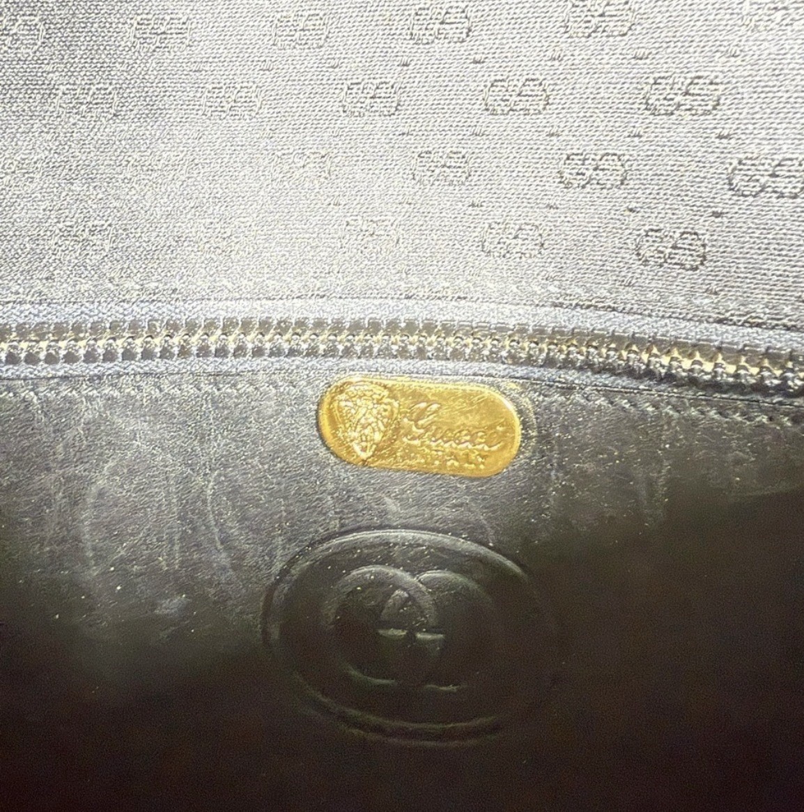 Gucci Black GG Shoulder Bag Turn Lock Gold Hardware Adjustable Strap Dust Bag