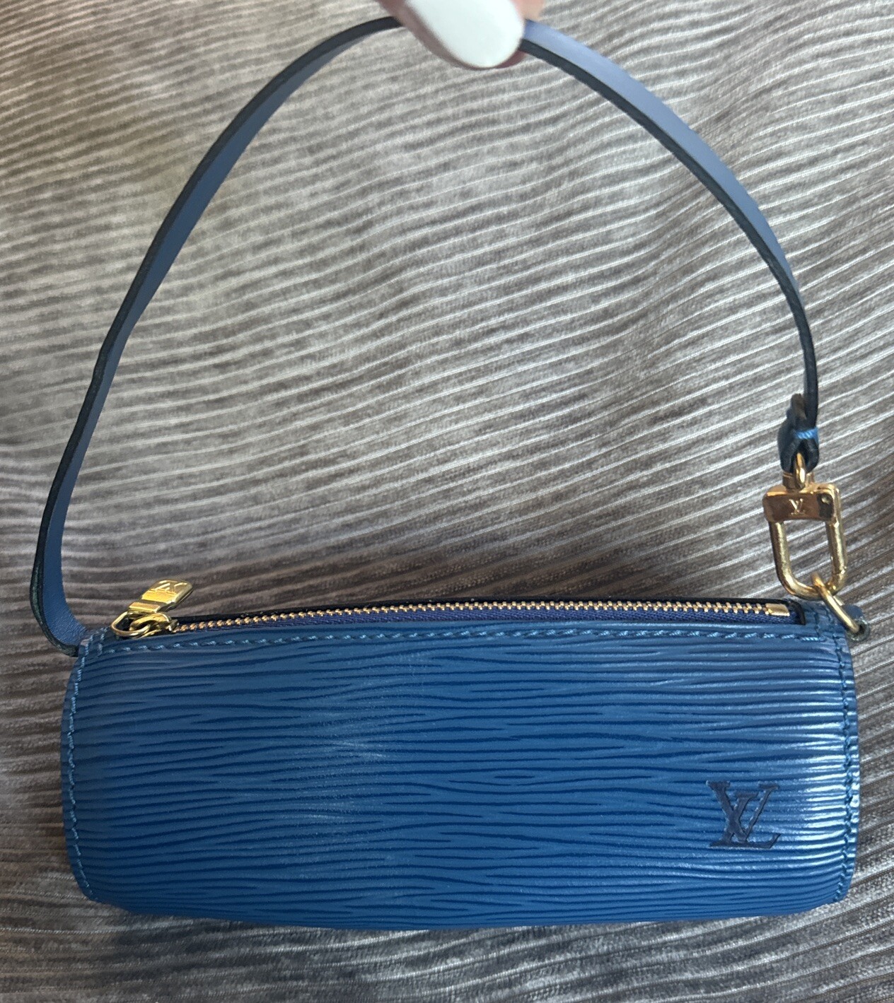 Louis Vuitton Epi Blue Leather Papillon Pouch Pochette Cylinder Purse Tiny EUC