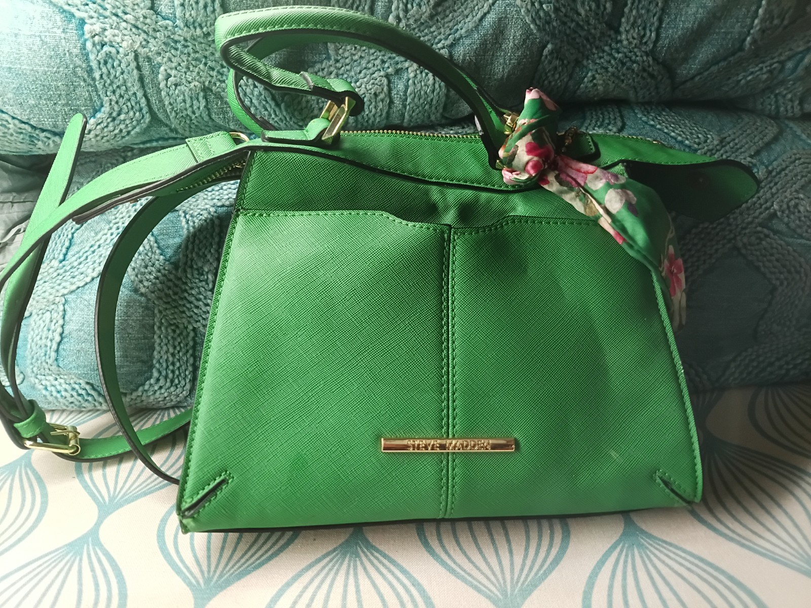 Steve Madden Lime Green Crossbody Pocketbook Satchel Bag W/Scarf