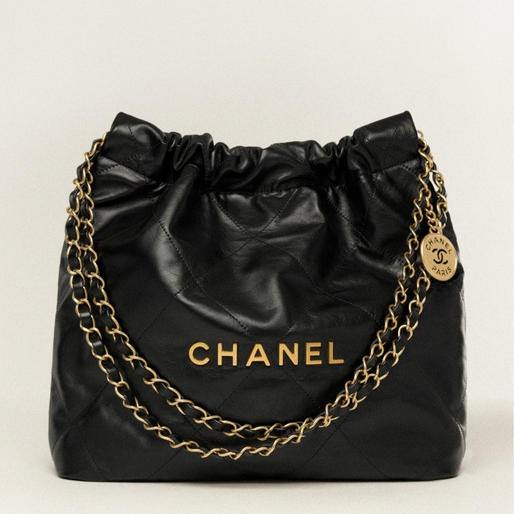 Chanel 22 Small Hobo-Excellent condition