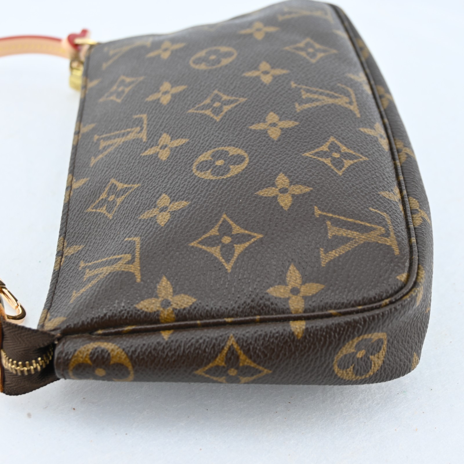 Authentic Louis Vuitton Monogram Pochette Accessories Pouch Bag P5079R806