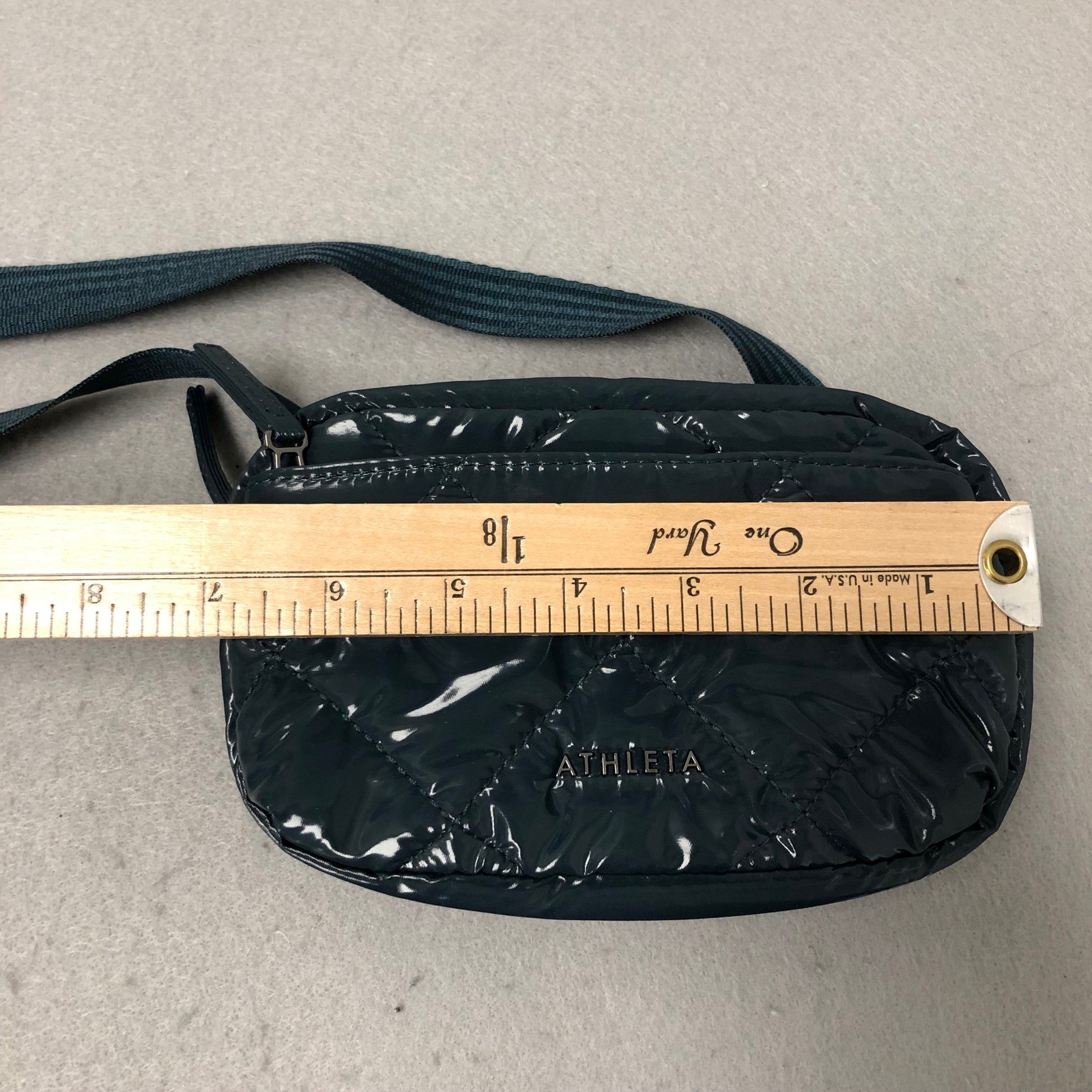 Athleta Excursion Belt Bag Women OS Dark Green Quilted Shiny Patent Activewear