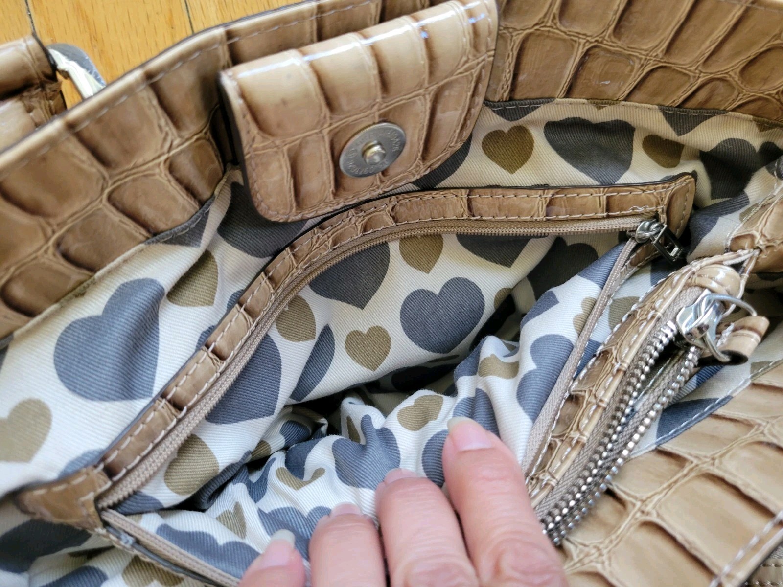 Guess Purse Faux Croc G Logo Beige Tan Rhinestones Y2K Retro FLAW* SEE PIC READ