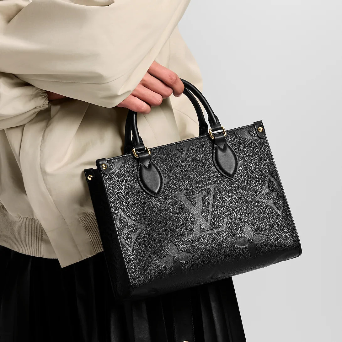 Louis Vuitton OnTheGo Tote MM Black Leather