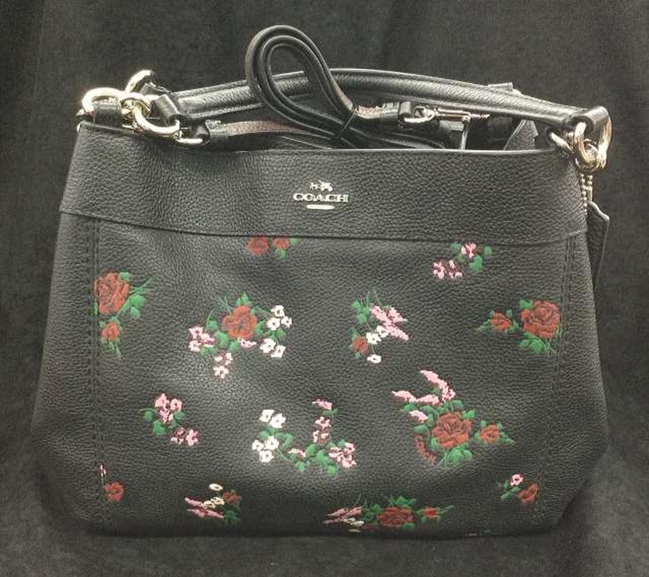 COACH Model F25858 from Japan