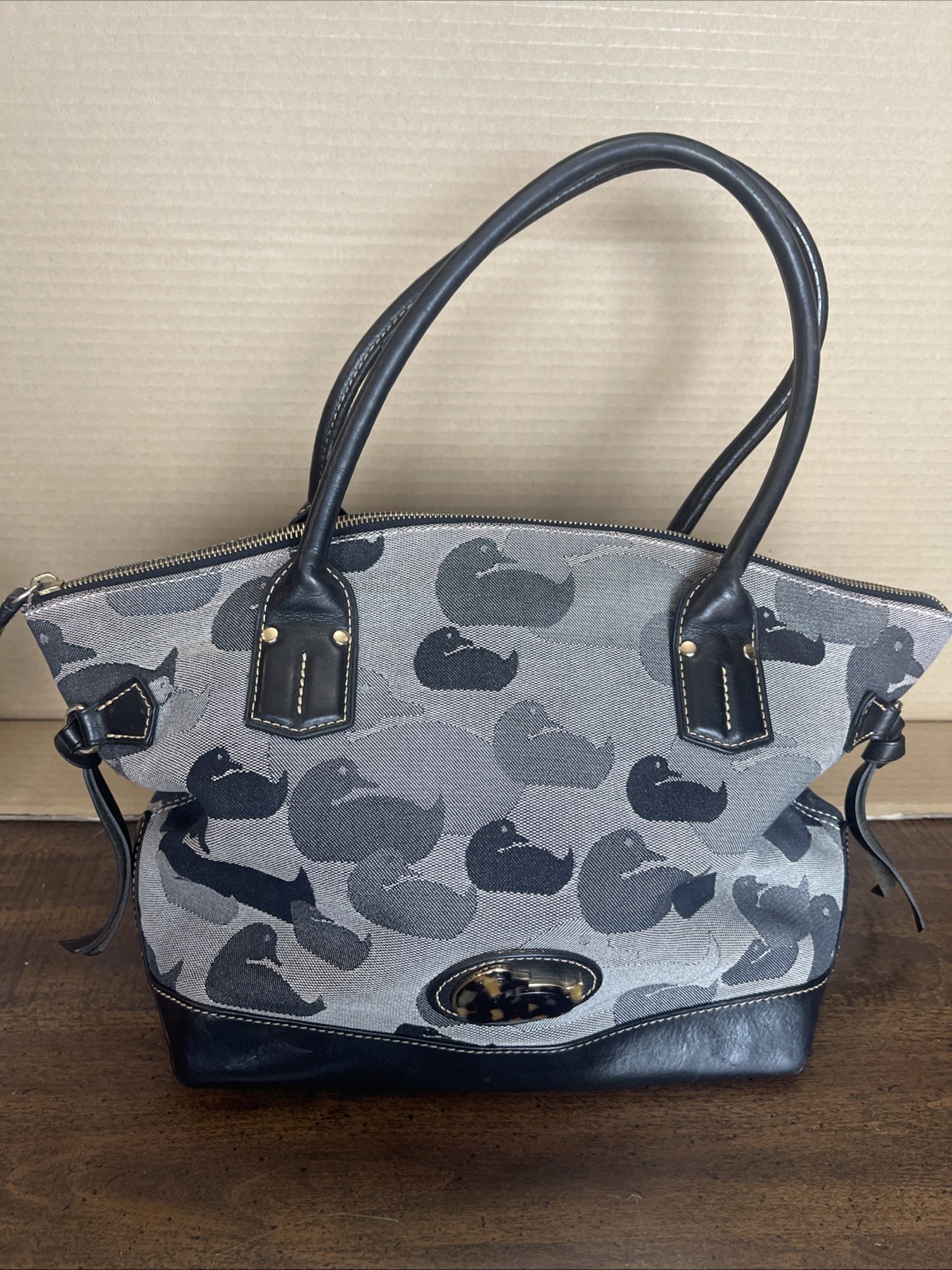 Dooney And Bourke Duck Print Shoulder Bag Purse Black & Gray Read Description