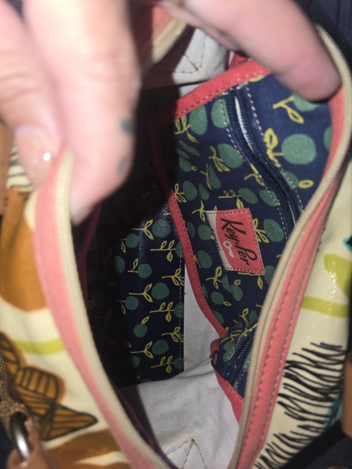 Fossil Key-Per Multicolor Floral Shoulder Bag Zip Closure Charm Lined Pockets