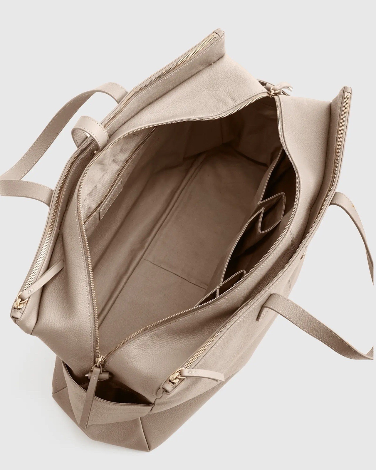 Quince Italian Leather Triple Compartment Weekender Bag Taupe $240 MSRP