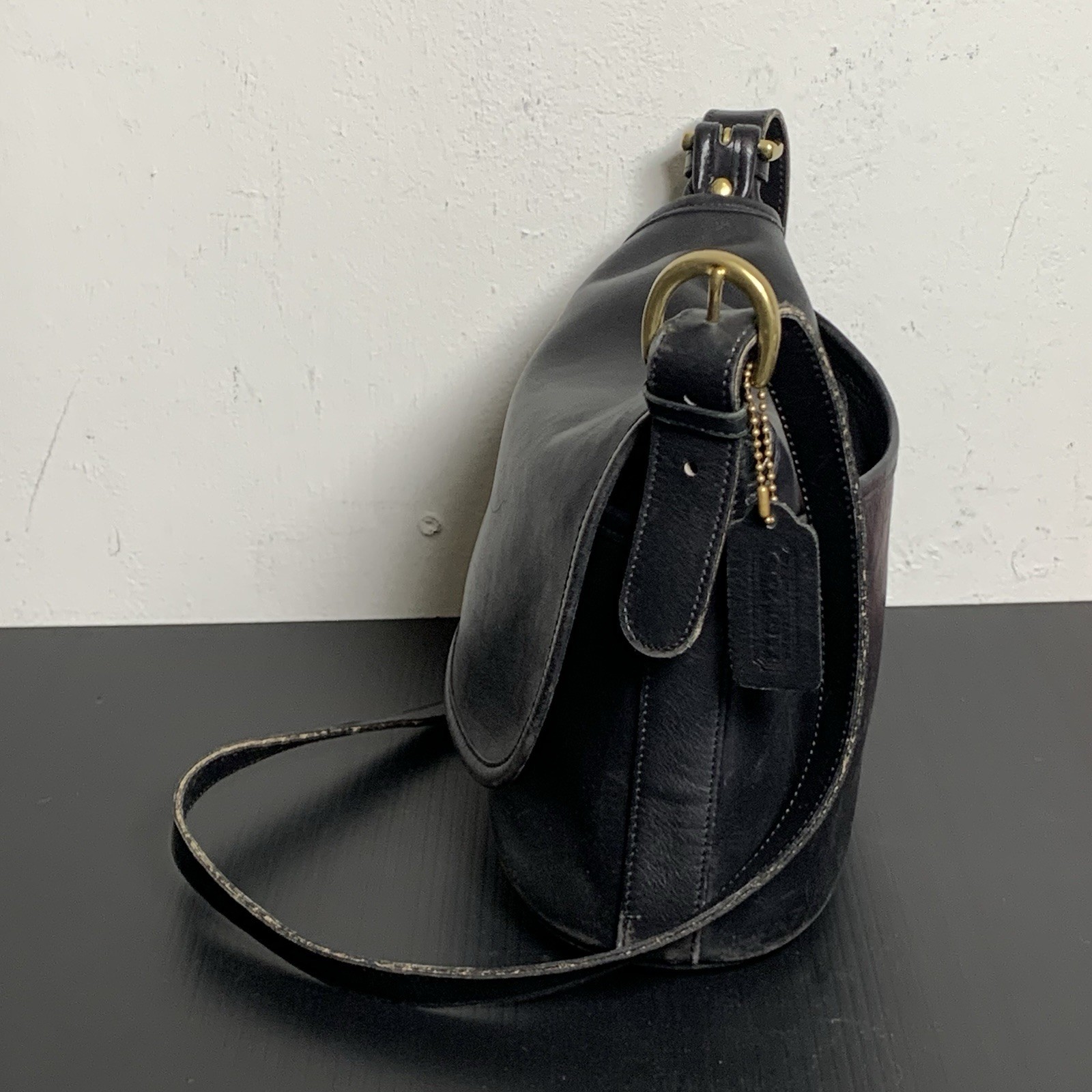 COACH – VTG Black Leather Fletcher Saddle Shoulder Bag – No. B5C-4150