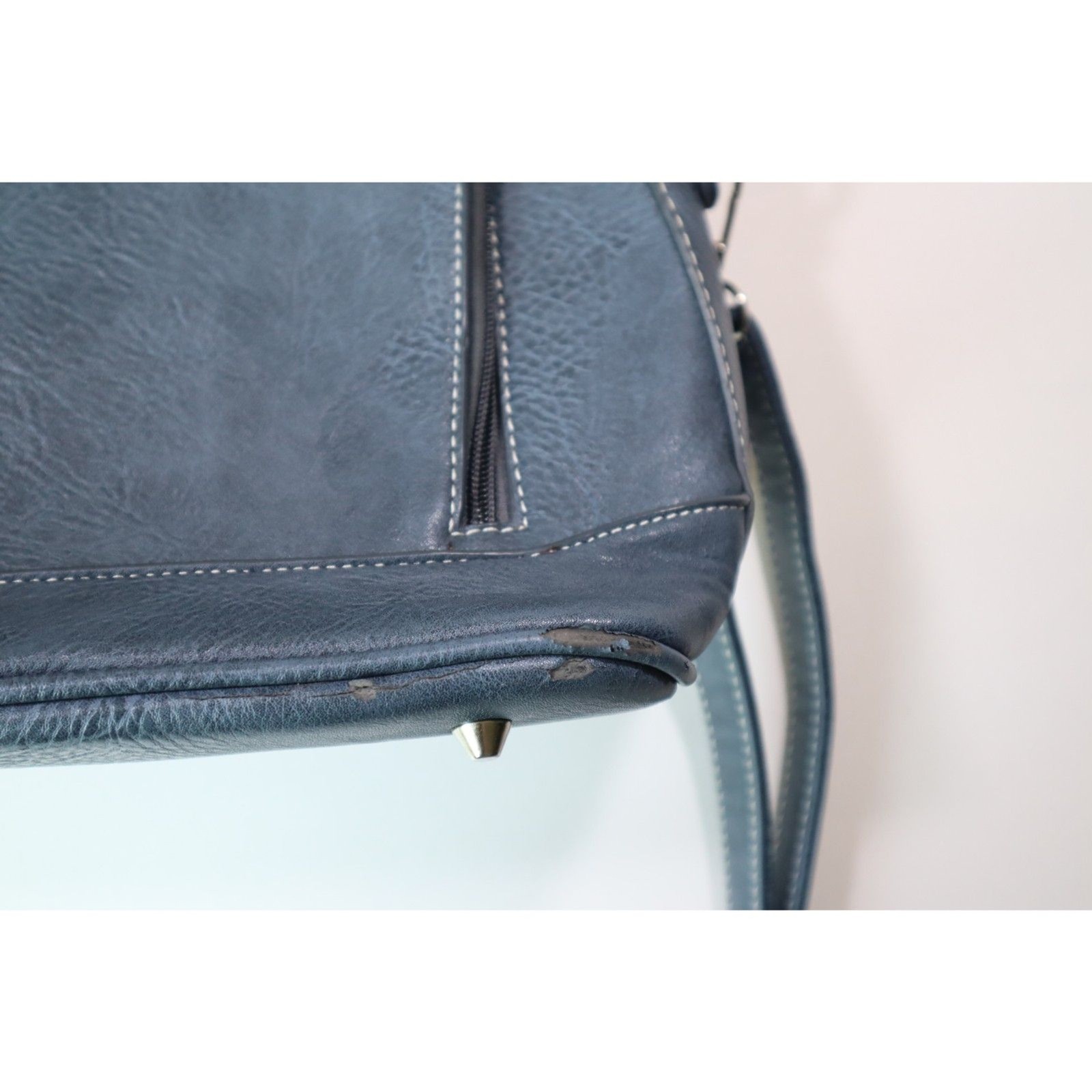 COWGIRL TRENDY blue grommet / studded bag