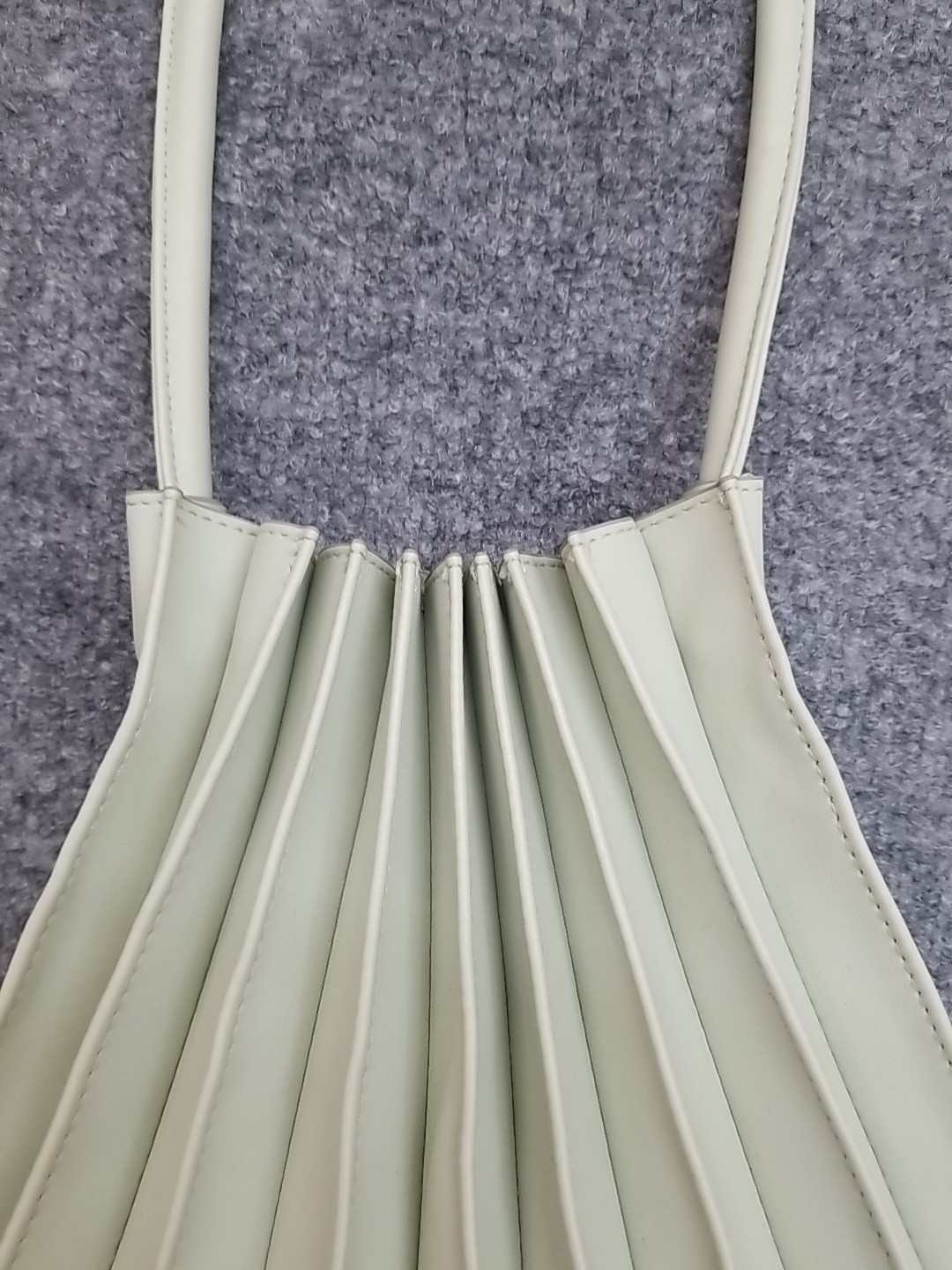 A New Day Self Closing Pleated Purse w Matching Mini Zip Clutch in Lght Green 21