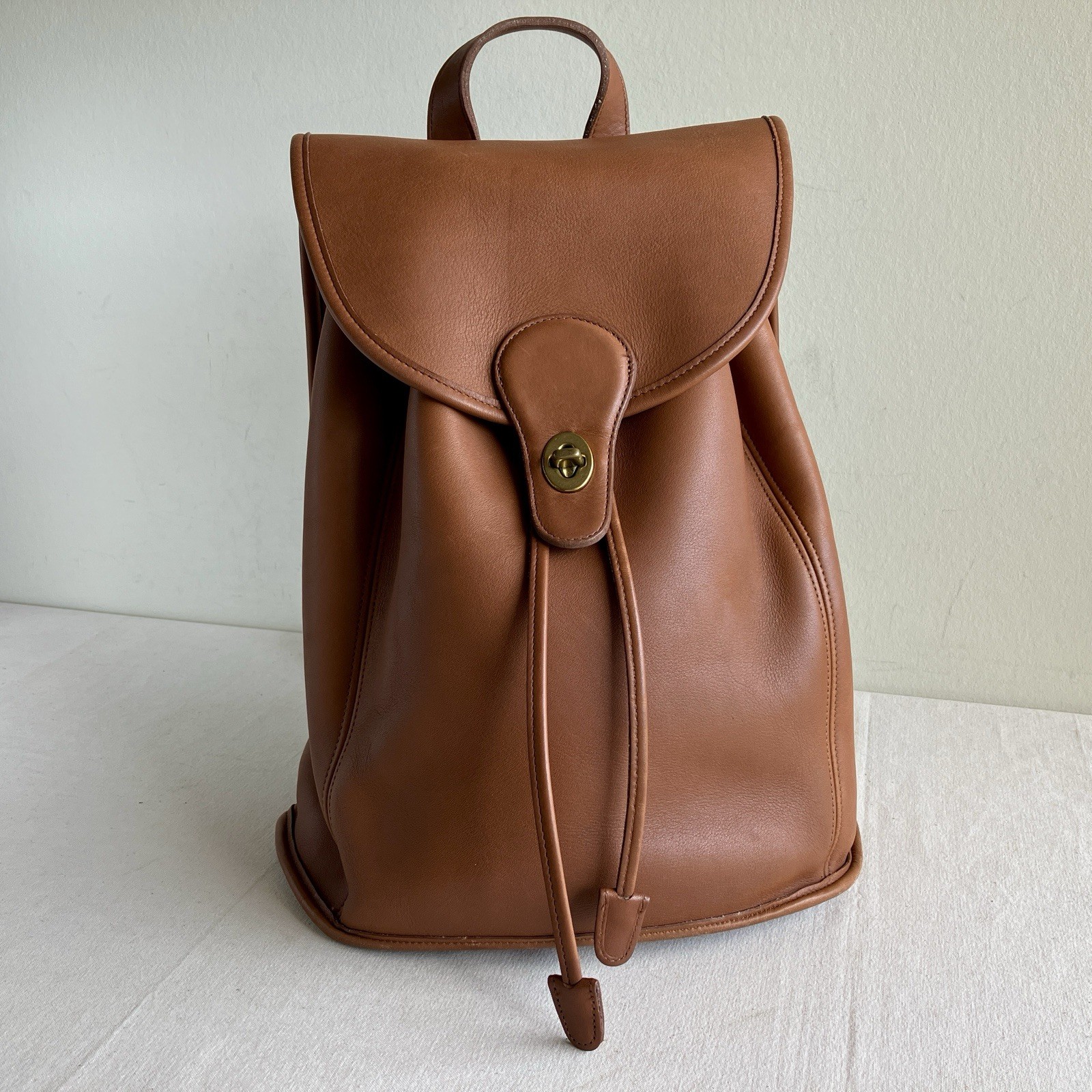 Vintage Coach Classic Backpack 9943 British Tan Brown Leather Daypack 90s USA