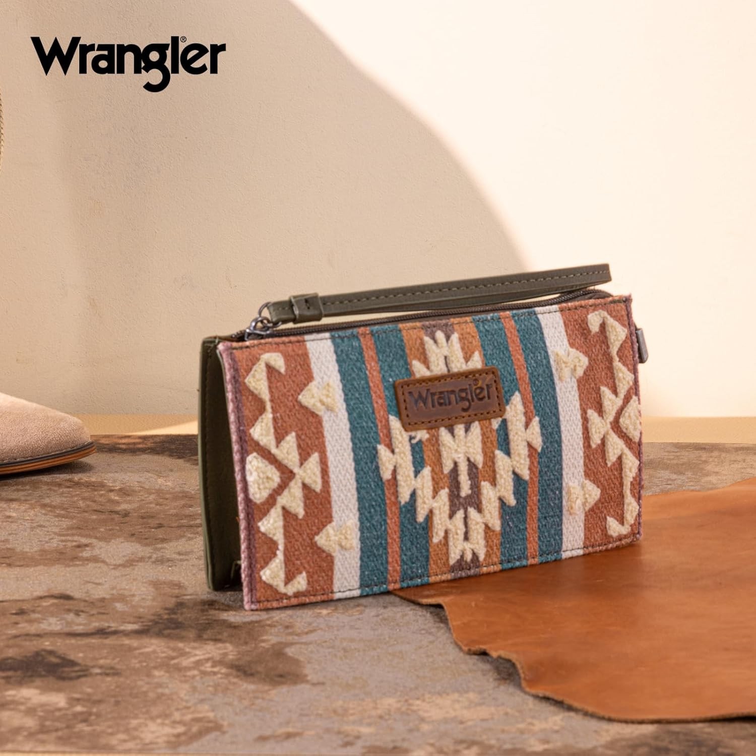 Montana West Wrangler Clutch Wristlet NWT Aztec Style