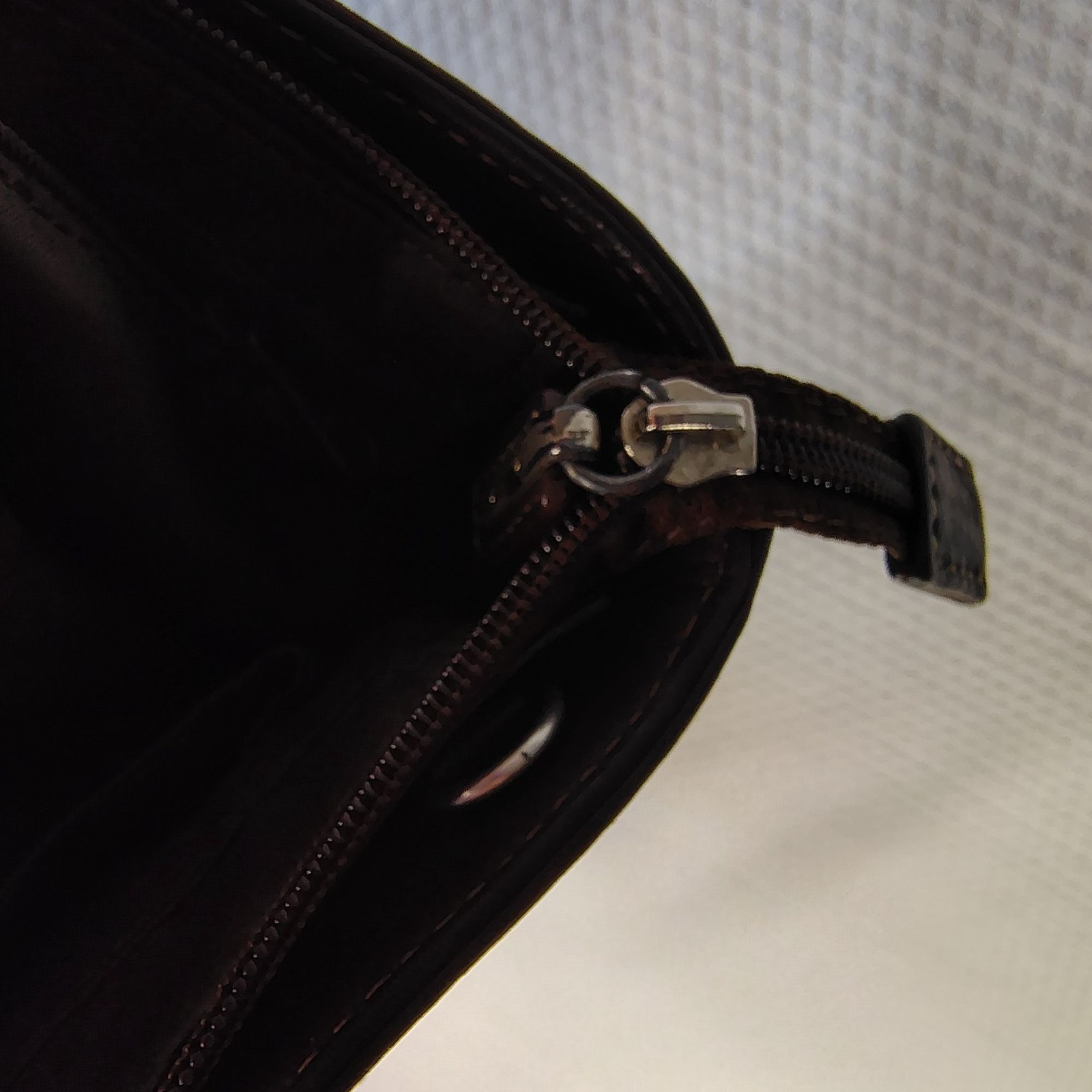 Y2K Fossil 75082 Dark Brown Leather Tote Small Bag Zip Purse Classic 10 Inch