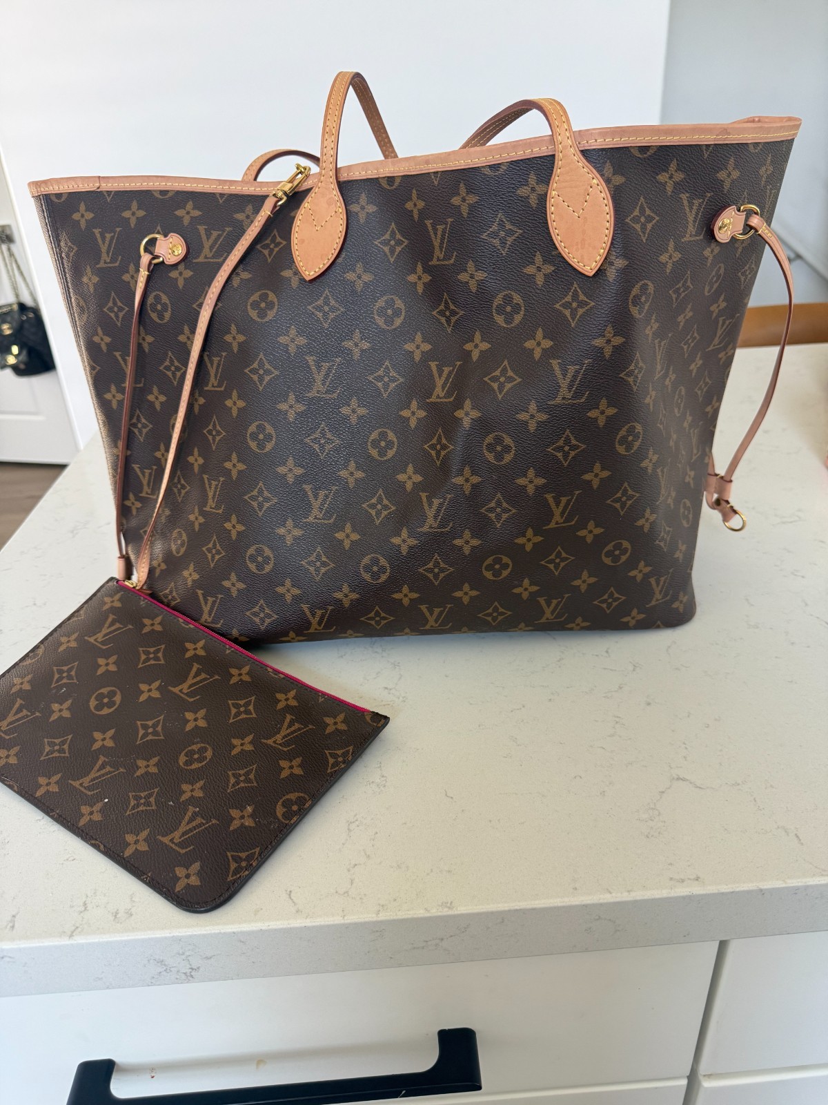 louis vuitton neverfull mm monogram fuschia lining