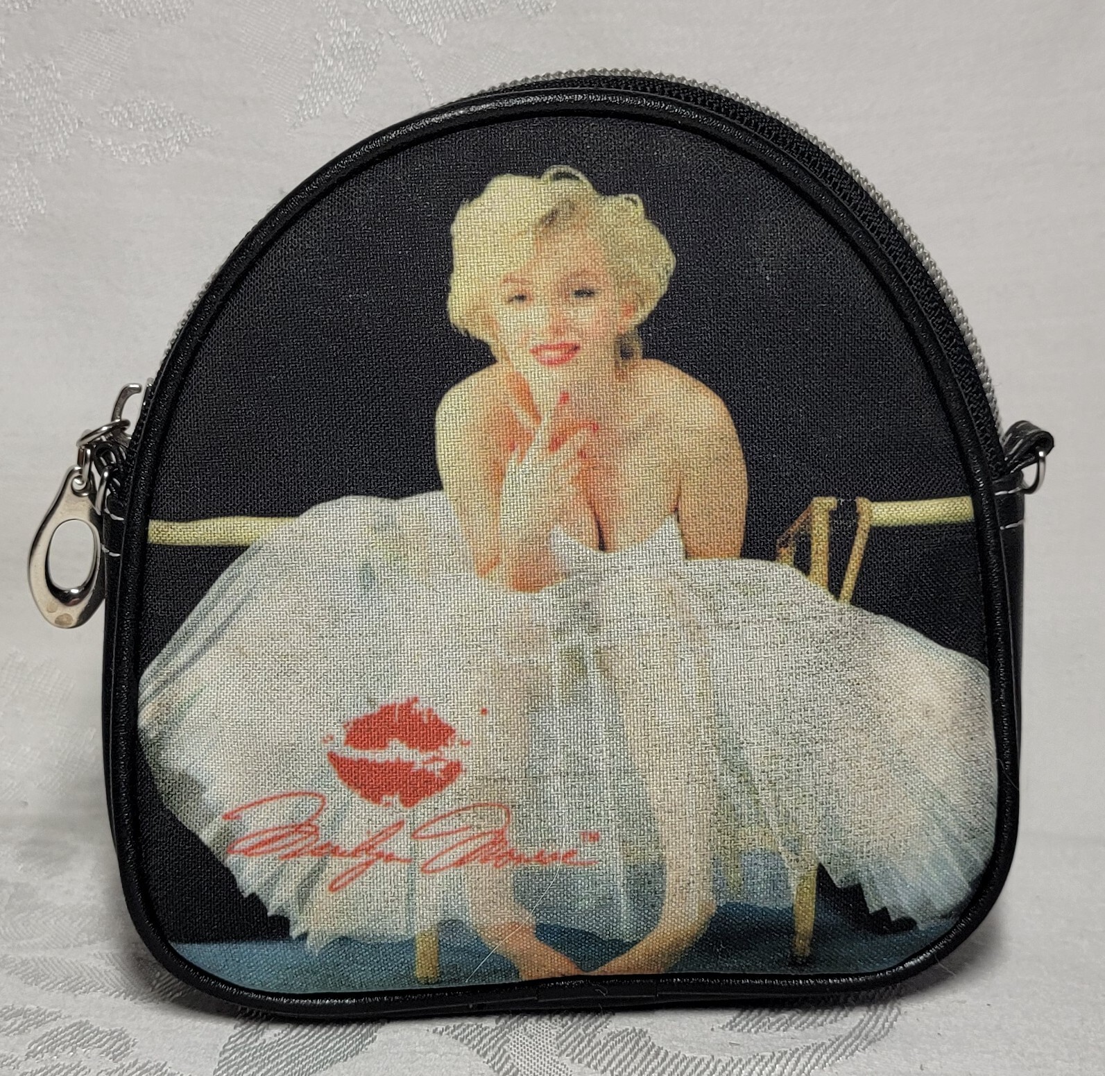 Vintage Ashley M Marilynd Monroe Shoulder Make-up Bag 6″x6″ Doesn’t Have A Strap