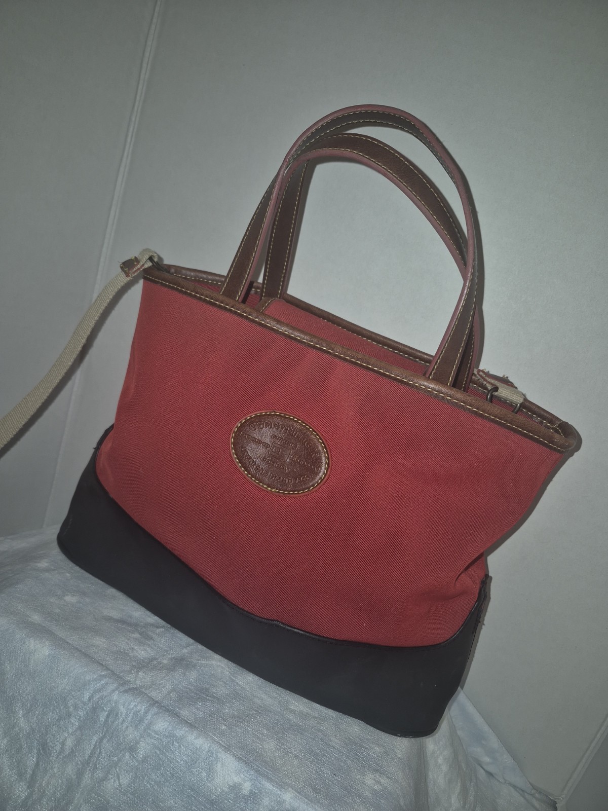 Tommy Hilfiger vintage Red Black Satchel, Logo Patch, Zip, Double Handle