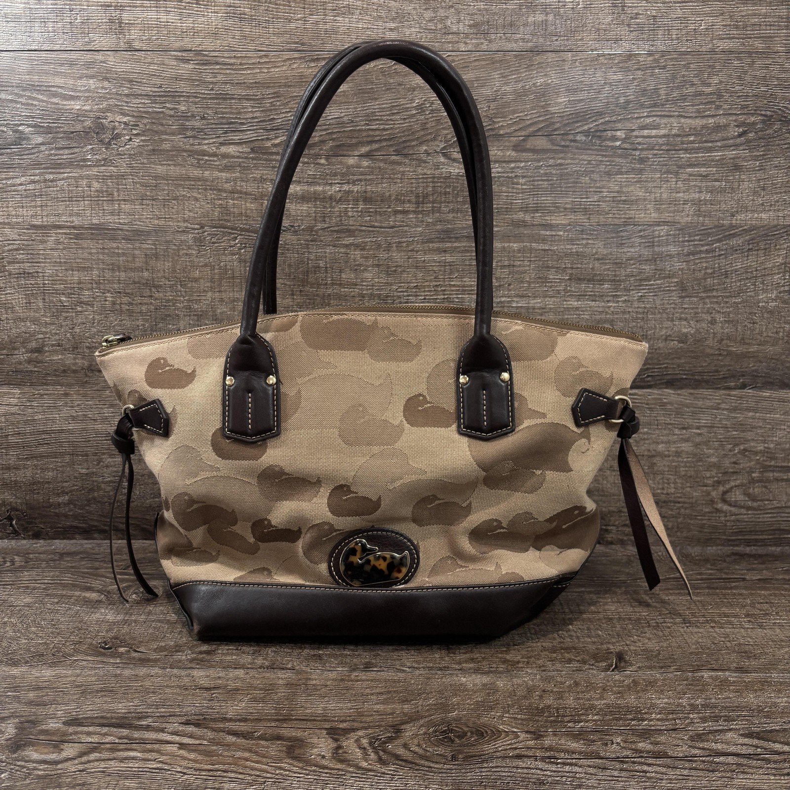 Dooney & Bourke Tote Bag Women’s Large Beige Duck Pattern Canvas Leather Purse