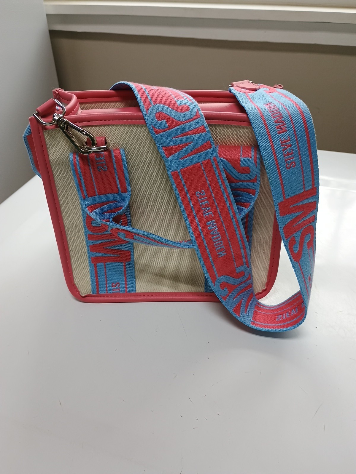Steve Madden crossbody bag pink And Blue Pre Owned Excellent No Air Pod Bag