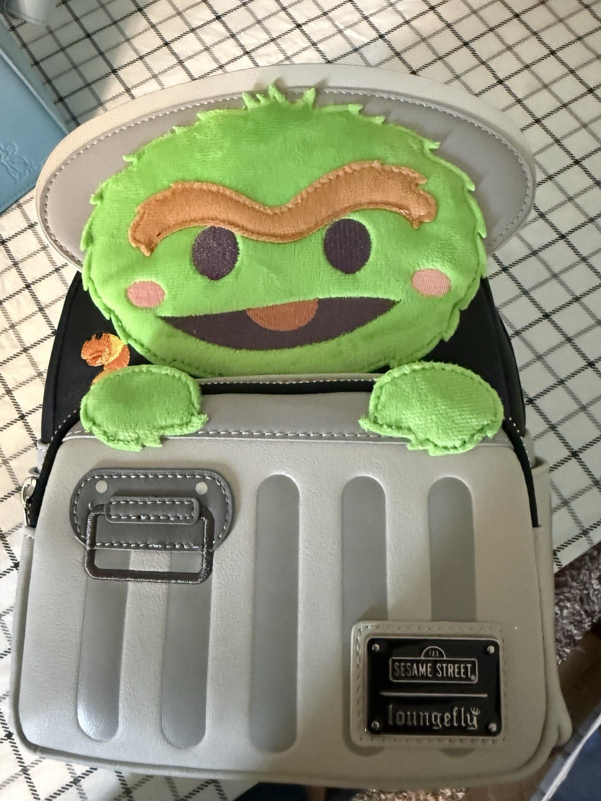 Loungefly Sesame Street Oscar Backpack Gray Green Black Applique Zip Cartoon