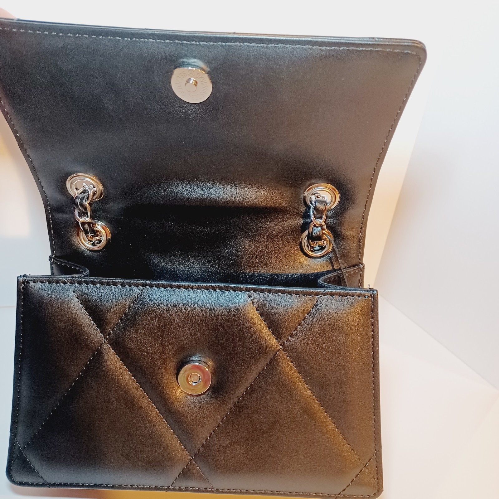 Jackie & Jill Black Crossbody Quilted Purse Bag Chain Strap Dust Bag 5.7×8.5×3