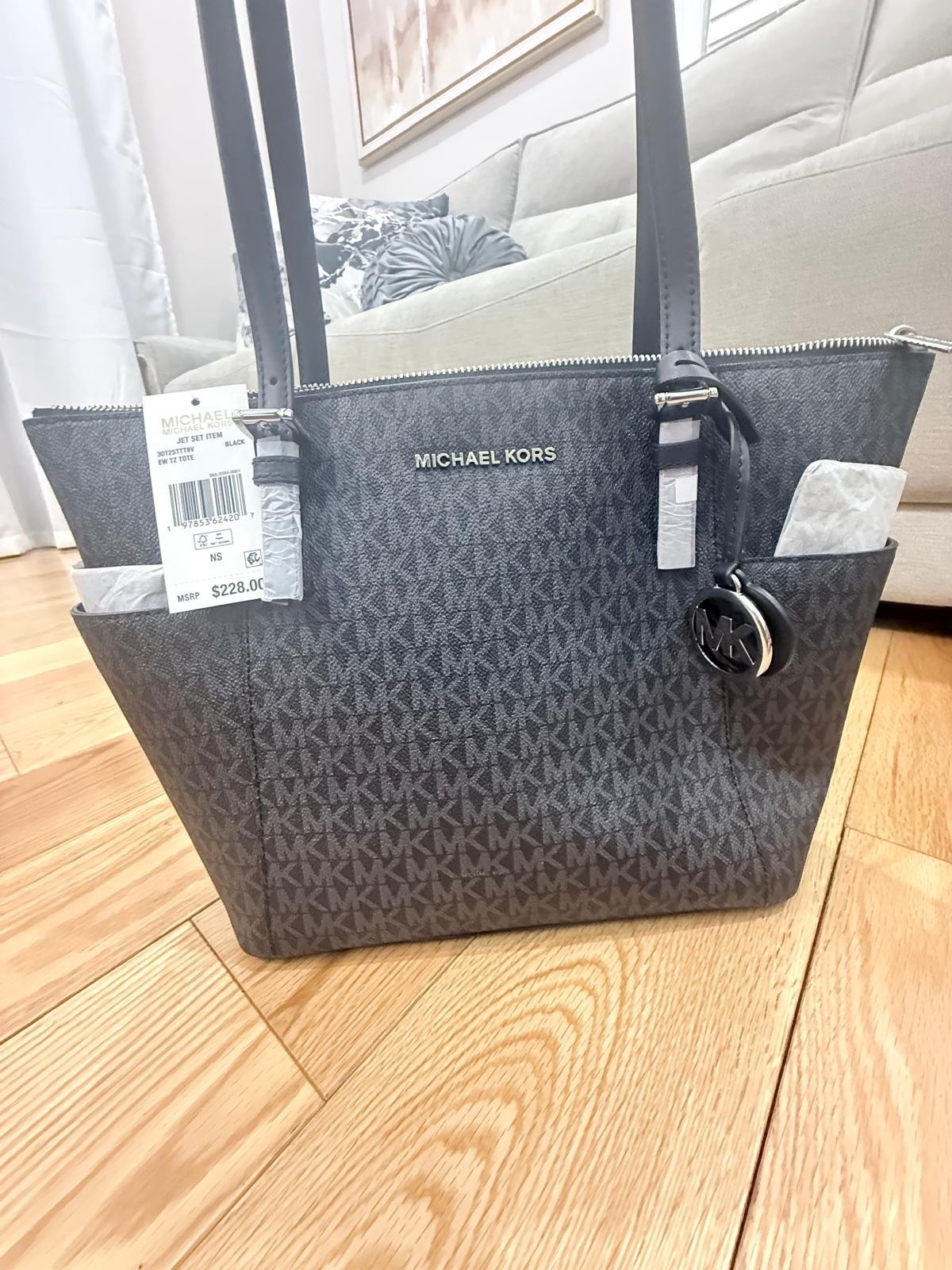 NWT- MICHAEL KORS CHARLOTTE LARGE TOP ZIP TOTE LEATHER BAG BLACK For Women