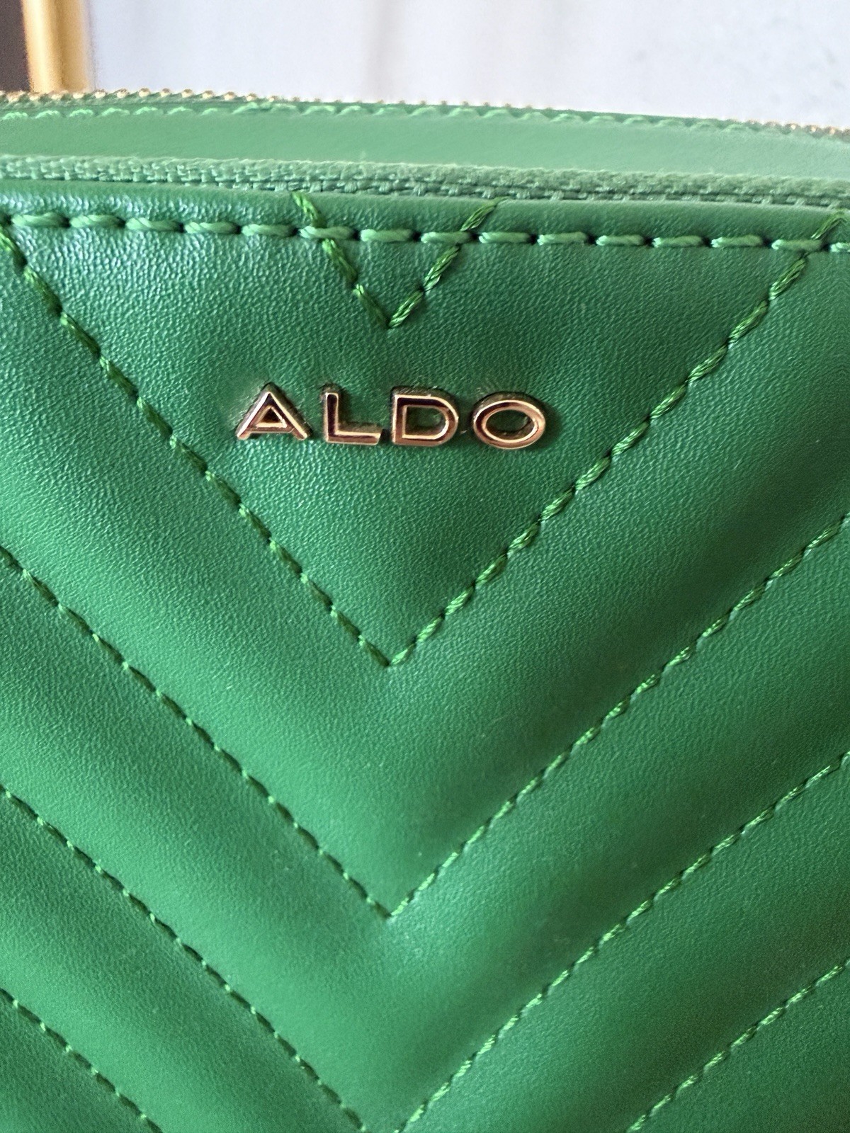 ALDO Green Chevron Quilted Zip Crossbody Bag Gold Chain Tassel Detach Strap